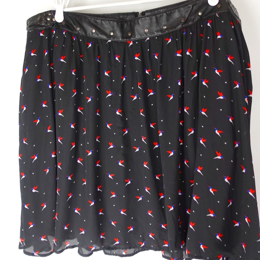 Size 4 Torrid Skirt with Hummingbird pattern